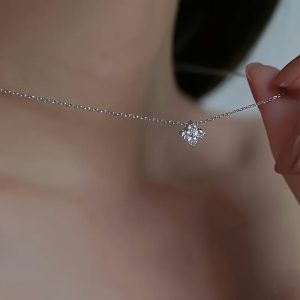 1 exquisite and elegant 925 silver-plated necklace with synthetic floral collarbone chain, suitable for daily wear, Valentine's Day gift, Christmas gift, Thanksgiving gift